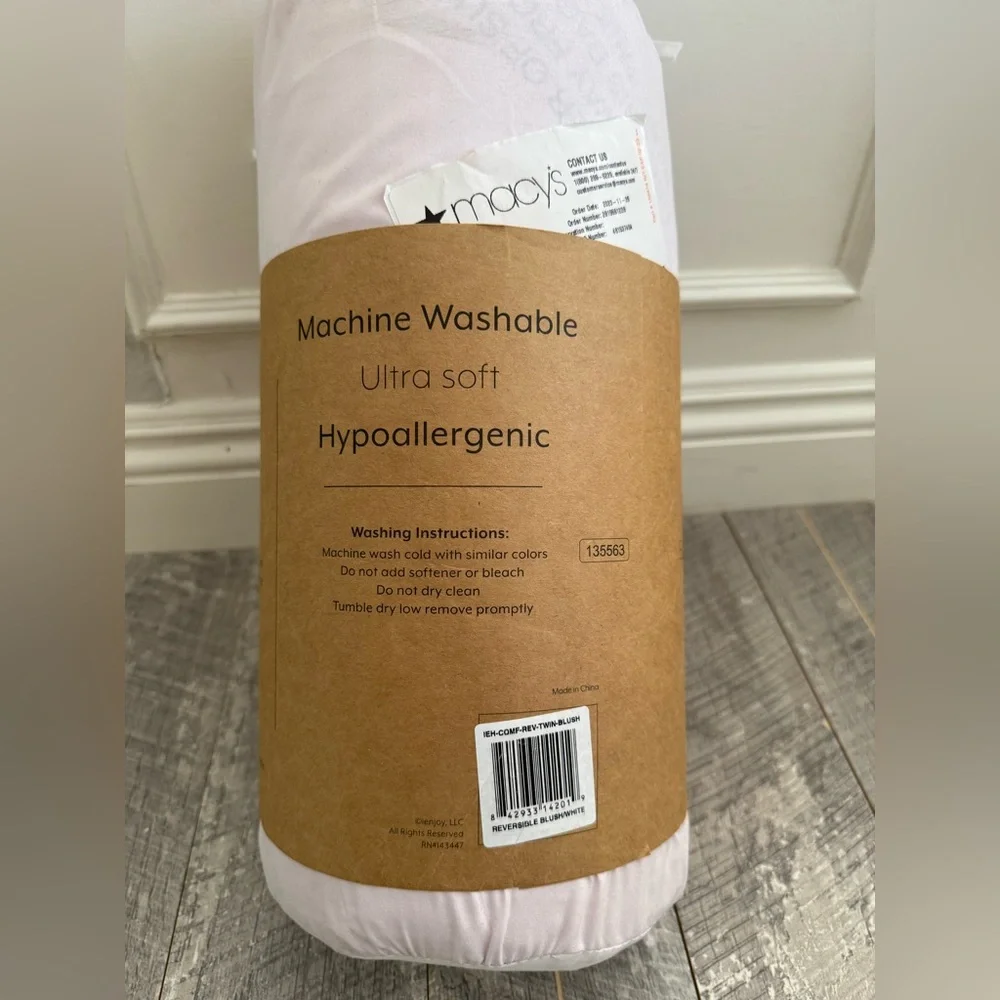 Macys Blush Reversible Down Alternative Comforter 2-Piece Set - TWIN/TWIN XL NWT